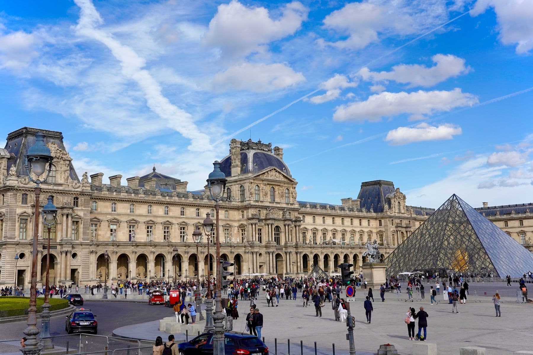 Châu Âu (Pháp - Thuỵ Sỹ - Ý) - Thưởng Thức Bữa Trưa Trên Tháp Eiffel