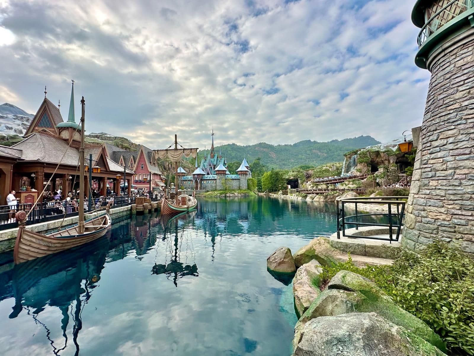 Nhật Bản (Osaka - Thủy Cung - Kyoto - Núi Phú Sỹ - Vườn Trái Cây - Tokyo - Disneyland)