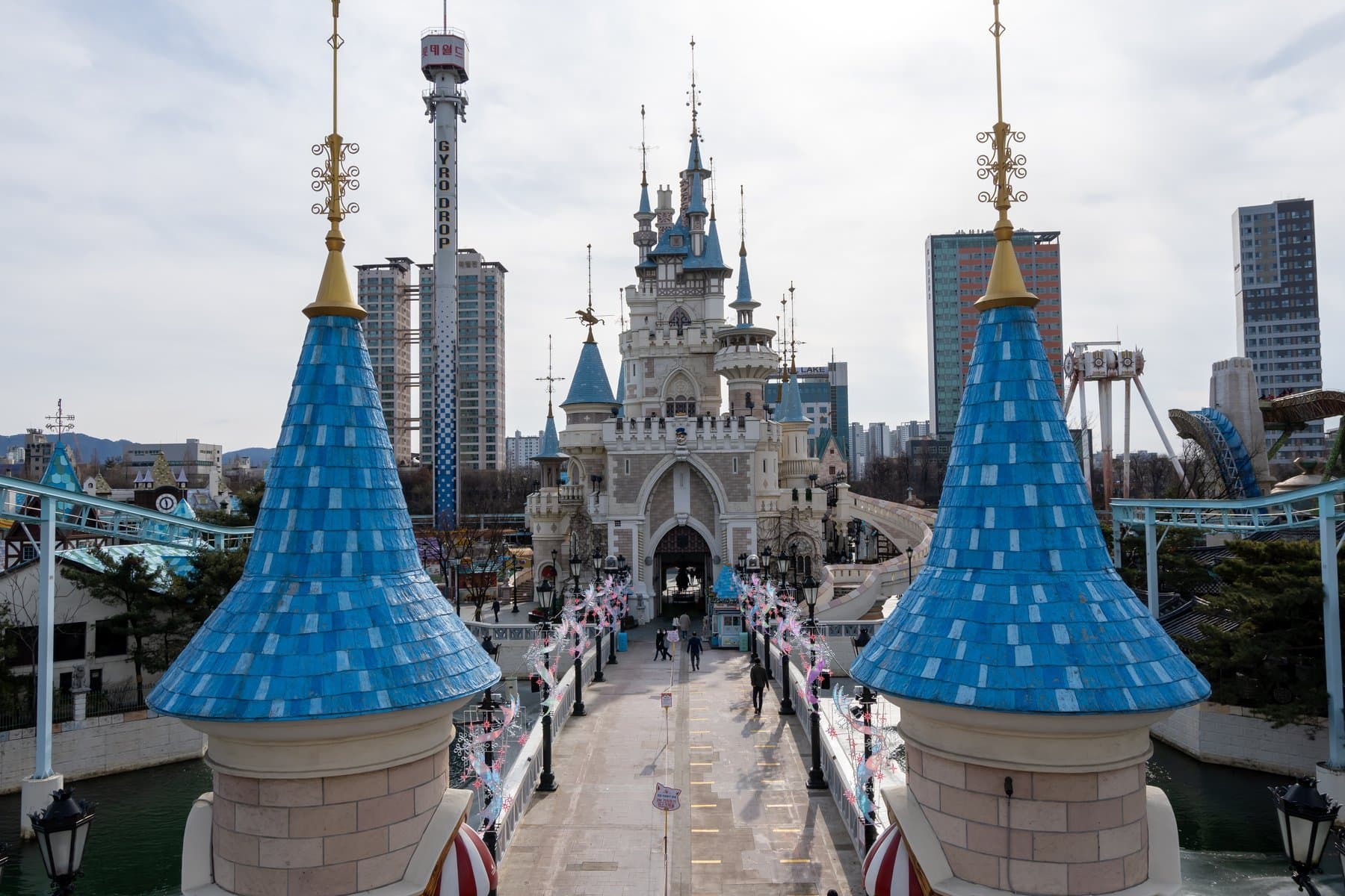 Hàn Quốc (Seoul - Nami - Vườn Morining Calm - Làng Dân Tộc Korean Folk - Công Viên Lotte World - Painter Heros Show - Thư Viện Starfield)