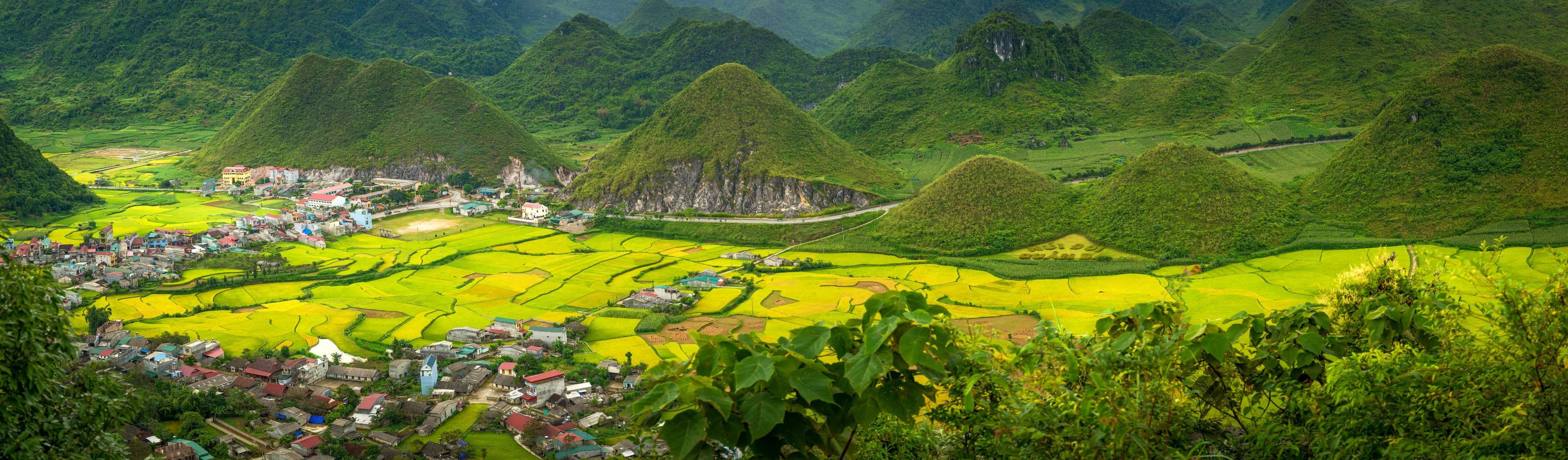 Hà Giang – Lũng Cú – Làng Lô Lô Chải – Đồng Văn – Thác Bản Giốc – Cao Bằng – Hồ Ba Bể – Bắc Kạn