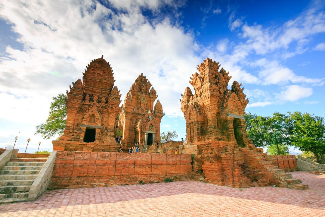 Sự Kiện Lễ Hội Ẩm Thực: Ninh Chữ - Phan Thiết - Hang Rái - Trùng Sơn Cổ Tự - Tháp Chăm Poklong Garai - Đồi Cát Trinh Nữ