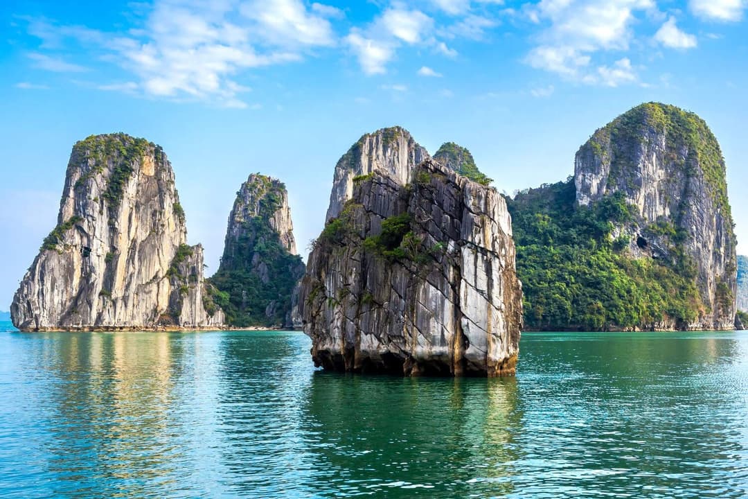 Yên Tử - Hạ Long - Ninh Bình - Hà Nội