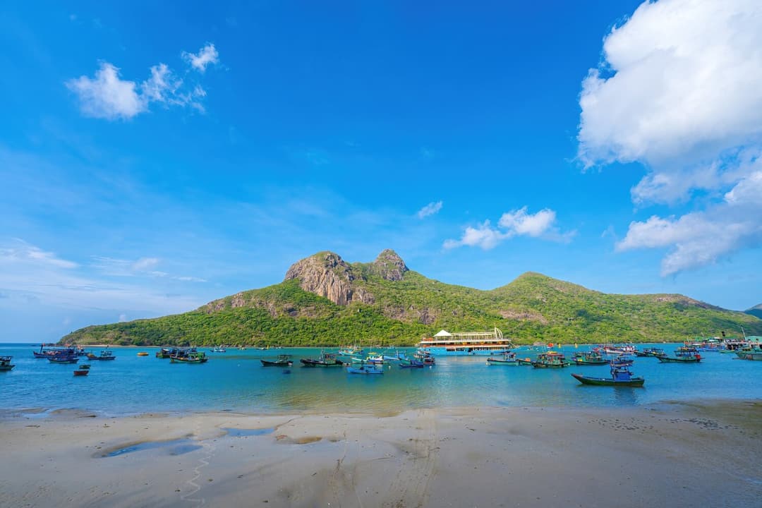 CÔN ĐẢO 2 NGÀY 1 ĐÊM