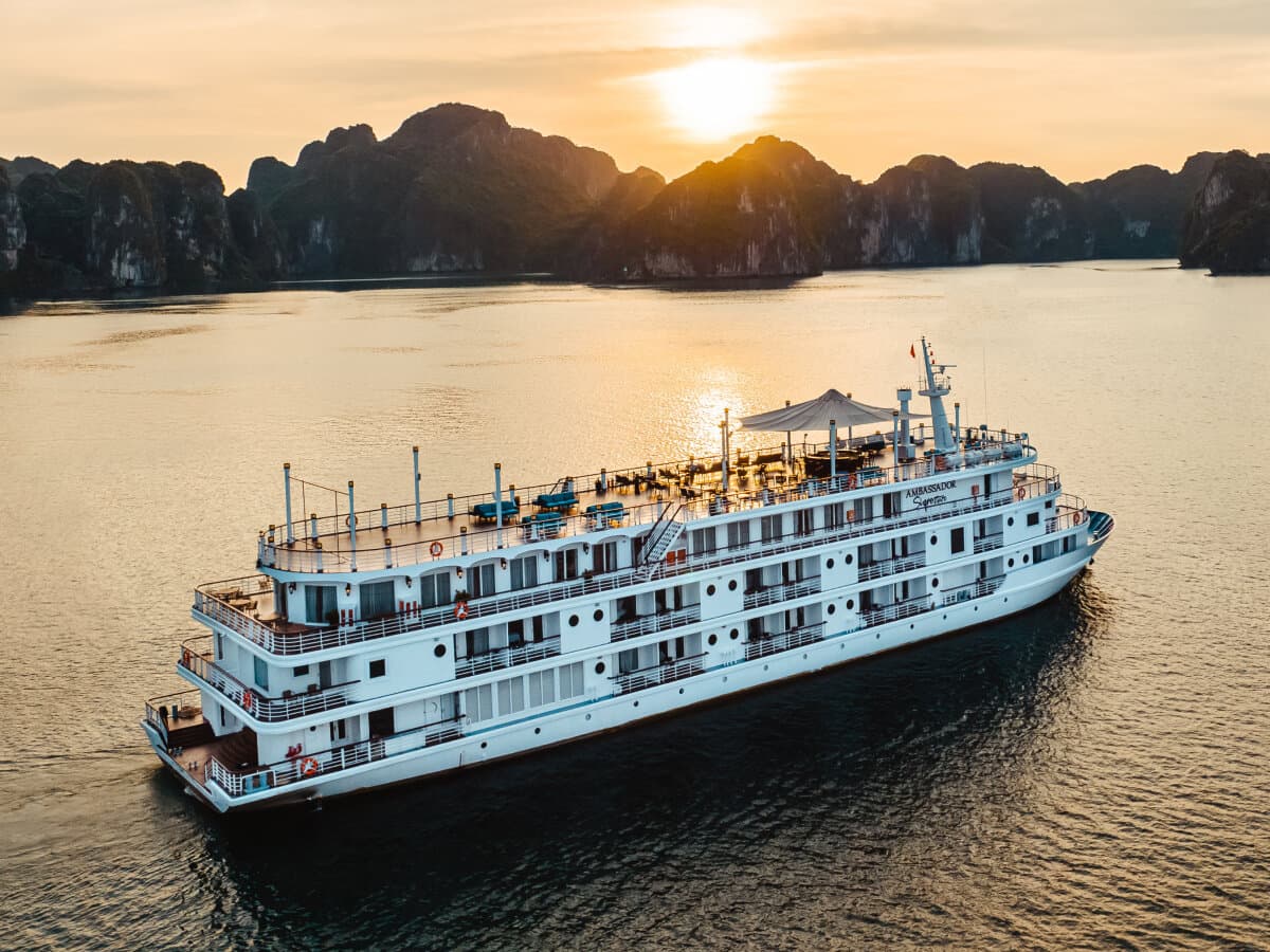 Hà Nội - Yên Tử - Du Thuyền Cao Cấp Hạ Long - Quảng Yên