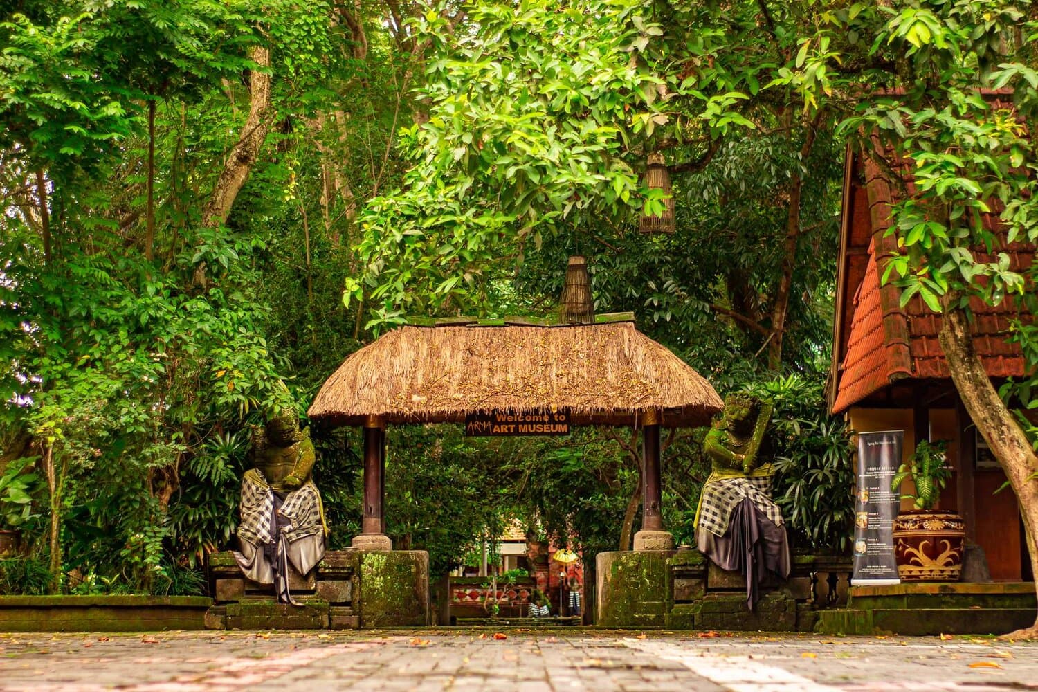 Indonesia - Bali (Tampaksiring Tour - Nusa Dua - Đền Tanah Lot)